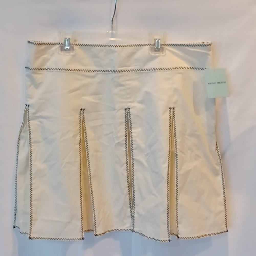 Gene Meyer pleated skirt, Cream w/black trim, side zip, lined